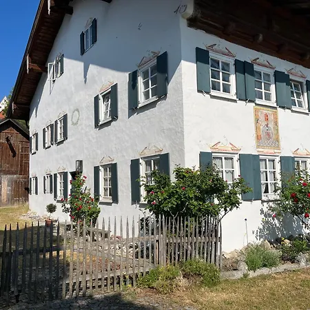 Dom wakacyjny Historic And Unique From 1604 Fuchstal